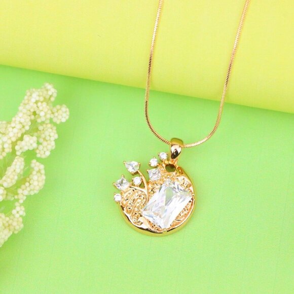 "Elegant Round Rose Gold Pendant with Sparkling Crystal Accents, XPPT1284 - Picture 4 of 12